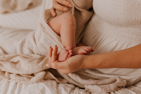 Photographers Specialising in Pregnancy, Birthing, and Newborn & Family Photography